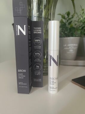 Nulastin Brow Shape Altering Serum — White
